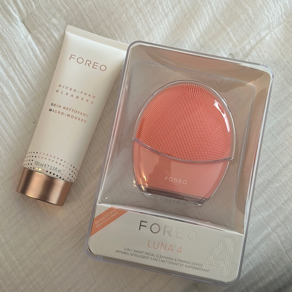 Brand new FOREO Luna 4 in box never opened + free FOREO Micro-foam cleanser